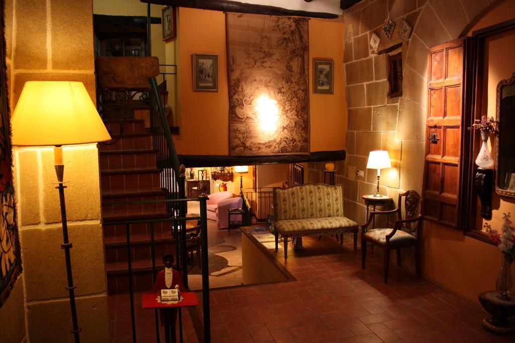 La Casa De Sebastian Guest House วาลเดร์โรเบรส ภายนอก รูปภาพ