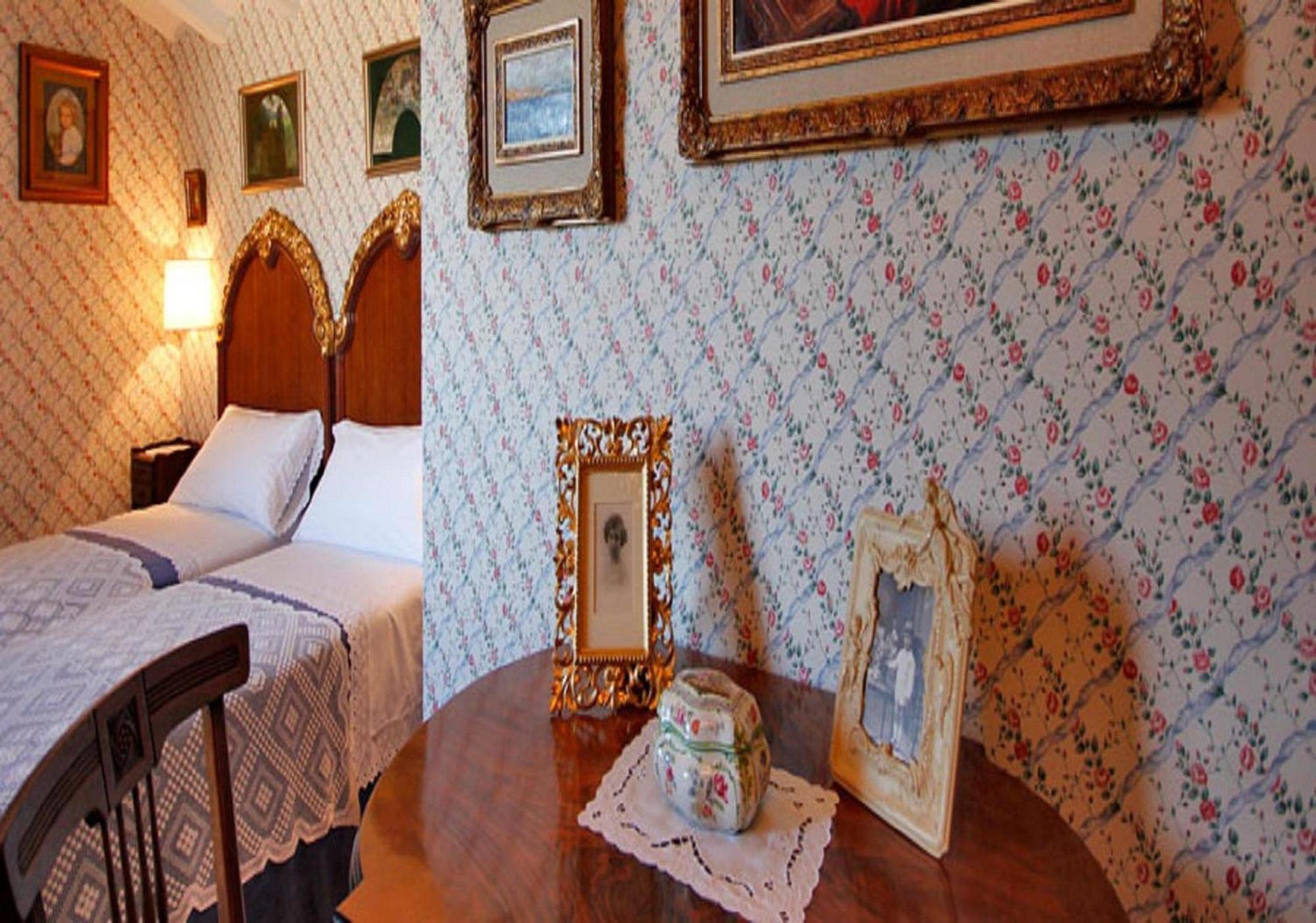 La Casa De Sebastian Guest House วาลเดร์โรเบรส ห้อง รูปภาพ