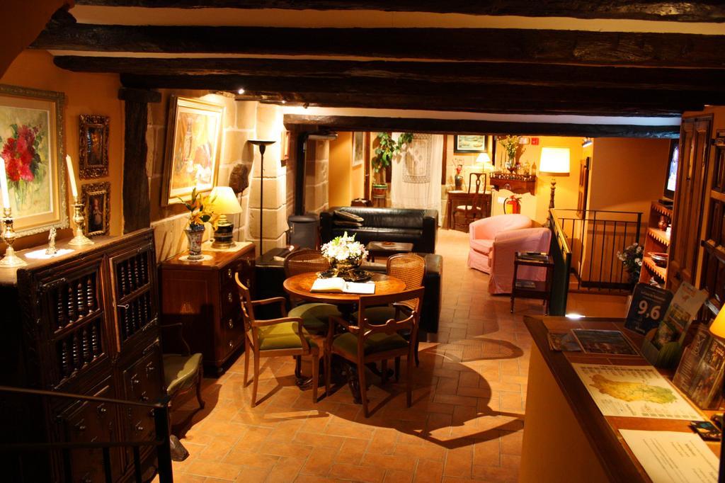 La Casa De Sebastian Guest House วาลเดร์โรเบรส ภายนอก รูปภาพ
