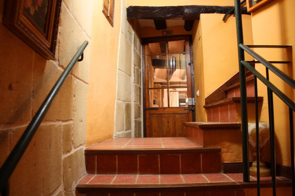 La Casa De Sebastian Guest House วาลเดร์โรเบรส ภายนอก รูปภาพ