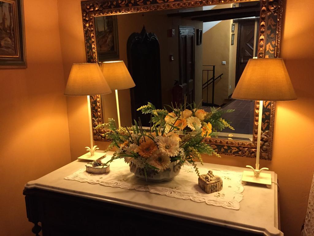 La Casa De Sebastian Guest House วาลเดร์โรเบรส ภายนอก รูปภาพ