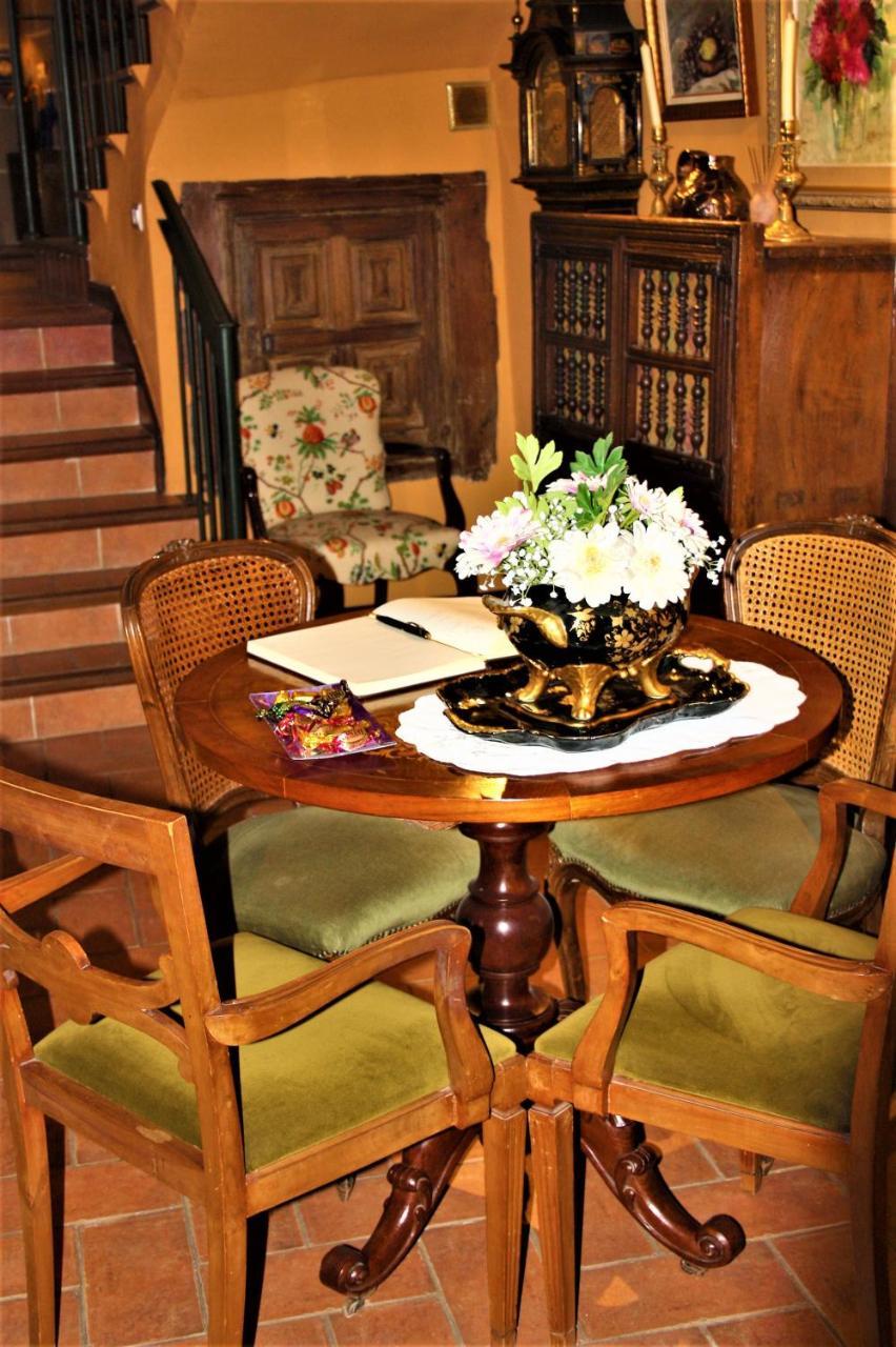 La Casa De Sebastian Guest House วาลเดร์โรเบรส ภายนอก รูปภาพ
