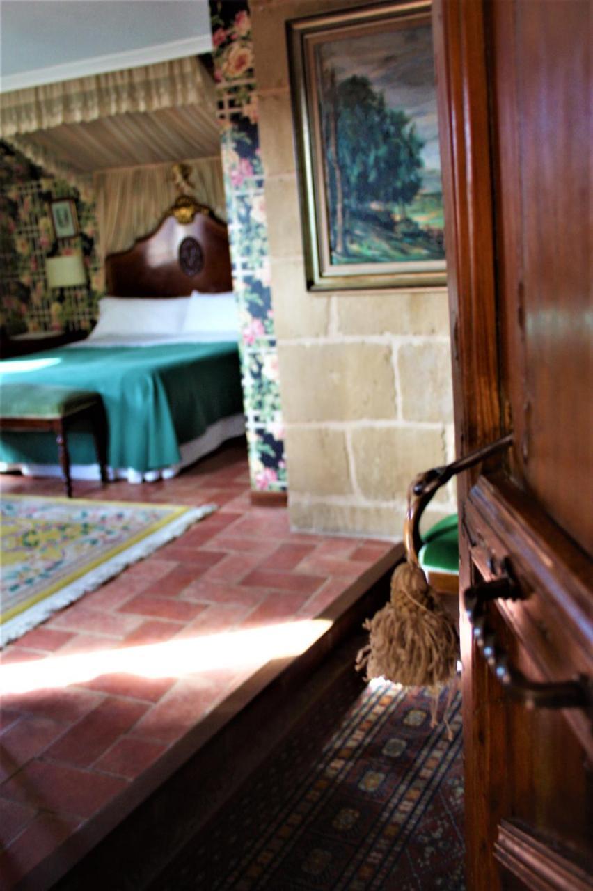 La Casa De Sebastian Guest House วาลเดร์โรเบรส ภายนอก รูปภาพ