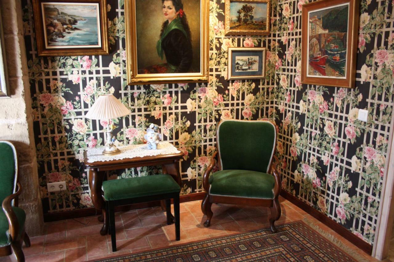 La Casa De Sebastian Guest House วาลเดร์โรเบรส ภายนอก รูปภาพ