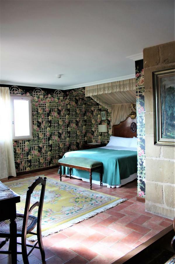 La Casa De Sebastian Guest House วาลเดร์โรเบรส ภายนอก รูปภาพ