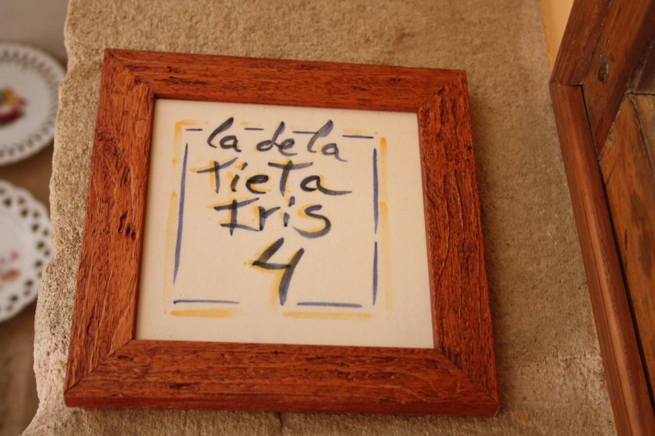 La Casa De Sebastian Guest House วาลเดร์โรเบรส ภายนอก รูปภาพ